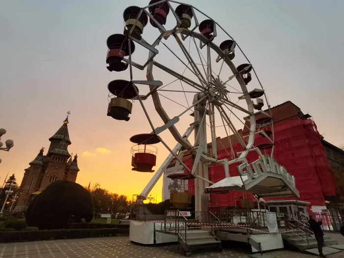Roata panoramică a fost deja montată FOTO Ștefan Both