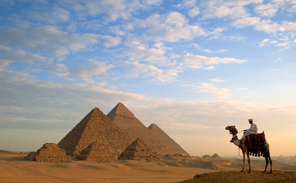 Descoperire misterioasă lângă piramidele din Giza. Un posibil portal străvechi, sub nisipurile Egiptului