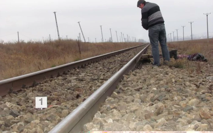 Bărbatul a fost lovit de tren