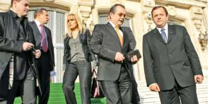 Liderii PDL caută soluţii pentru a schimba imaginea partidului