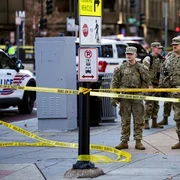 Impuscaturi in apropiere de  casa alba foto x @MarioNawfal jpg