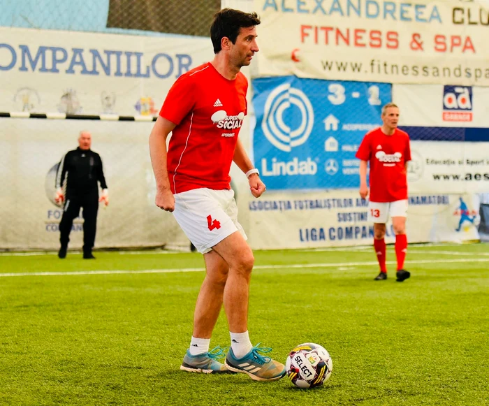 Cristian joaca si fotbal