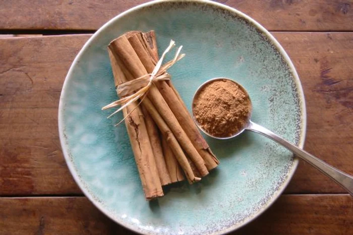 Scorțișoara contribuie la îmbunătățirea nivelului de glucoză din sânge. www.clickpentrufemei.ro