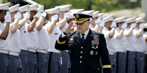 Generalul Mark Milley a ţinut un discurs la Academia Militară West Point FOTO EPA-EFE