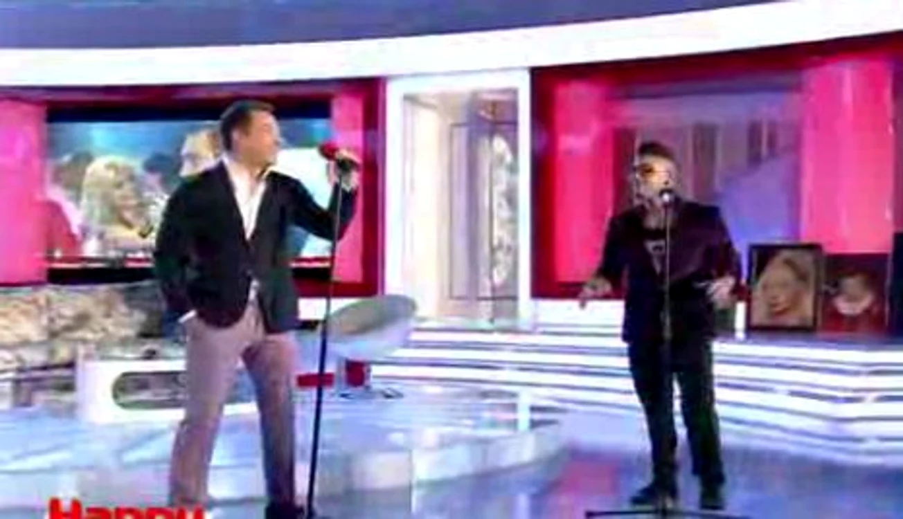 
    Ştefan Stan, duet live cu Alex Velea (Foto: captură video ProTV)  
