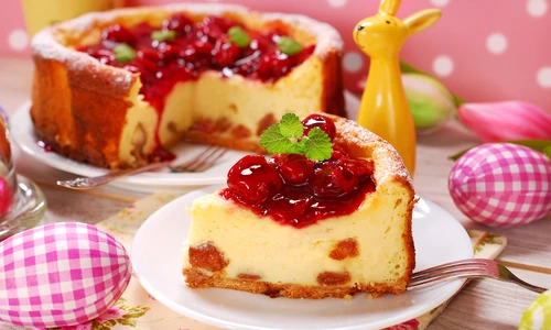 Cheesecake cu visine  Sursa foto shutterstock 257497624 jpg