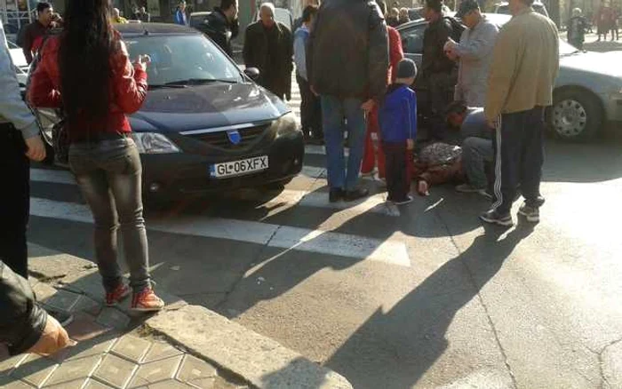 Femeia a fost lovită pe o trecere de pietoni. Foto: GSDG (Facebook)