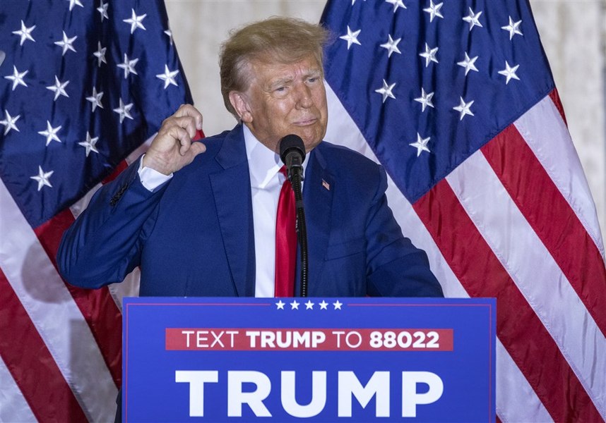Donald Trump îl anunță pe prințul Harry că nu va avea viață bună dacă el va ajunge președinte: „A trădat-o pe regină”
