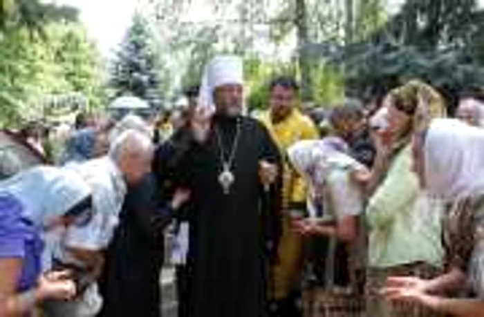 ÎPS Vladimir le-a mulțumit protestatarilor. Foto: Tudor Iovu