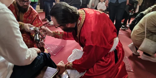 Ritual spalare picioare3 jpg