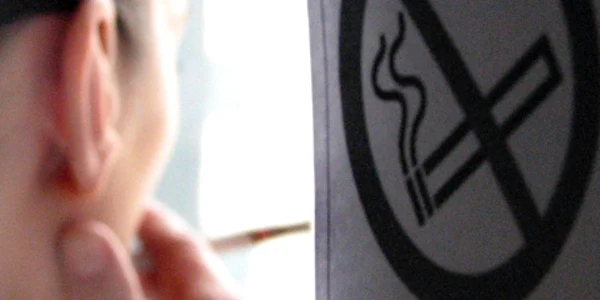 Botoşănenii fumează la fel de mult ca în 2009 chiar dacă s-au scumpit ţigările