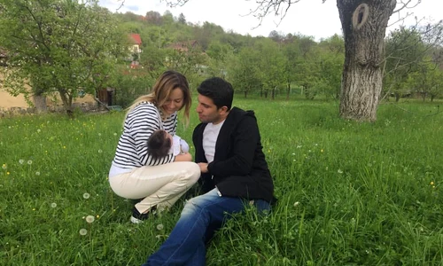 Laura și Cosoi au ales să fie deocamdată doar părinți spirituali jpeg