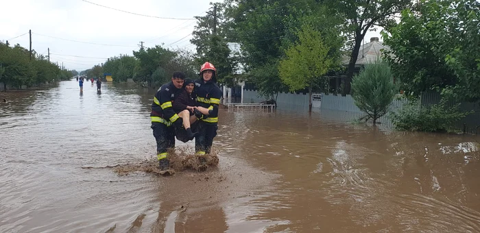 Misiunile de salvare sunt în desfășurare FOTO: ISU Galați