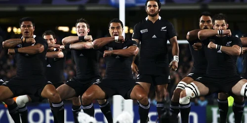 Haka, dansul-cântec al echipei de rugby a Noii Zeelande * Foto: Reuters