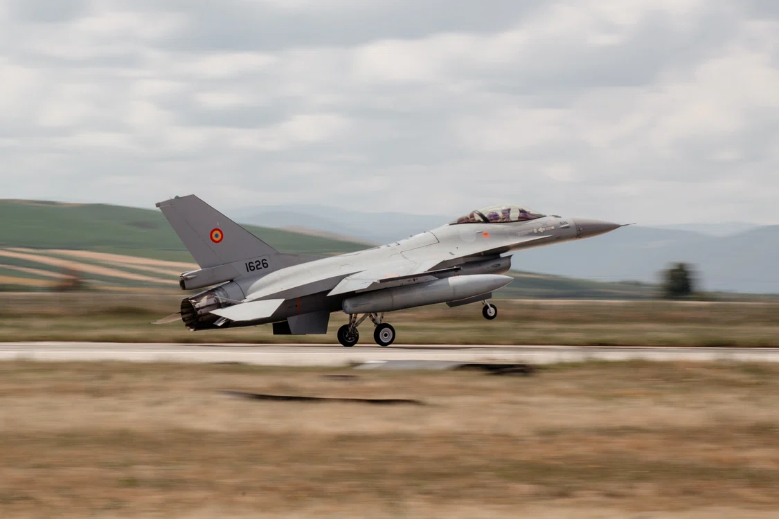 Aeronavele F16 s-au ridicat de la sol FOTO: Arhivă