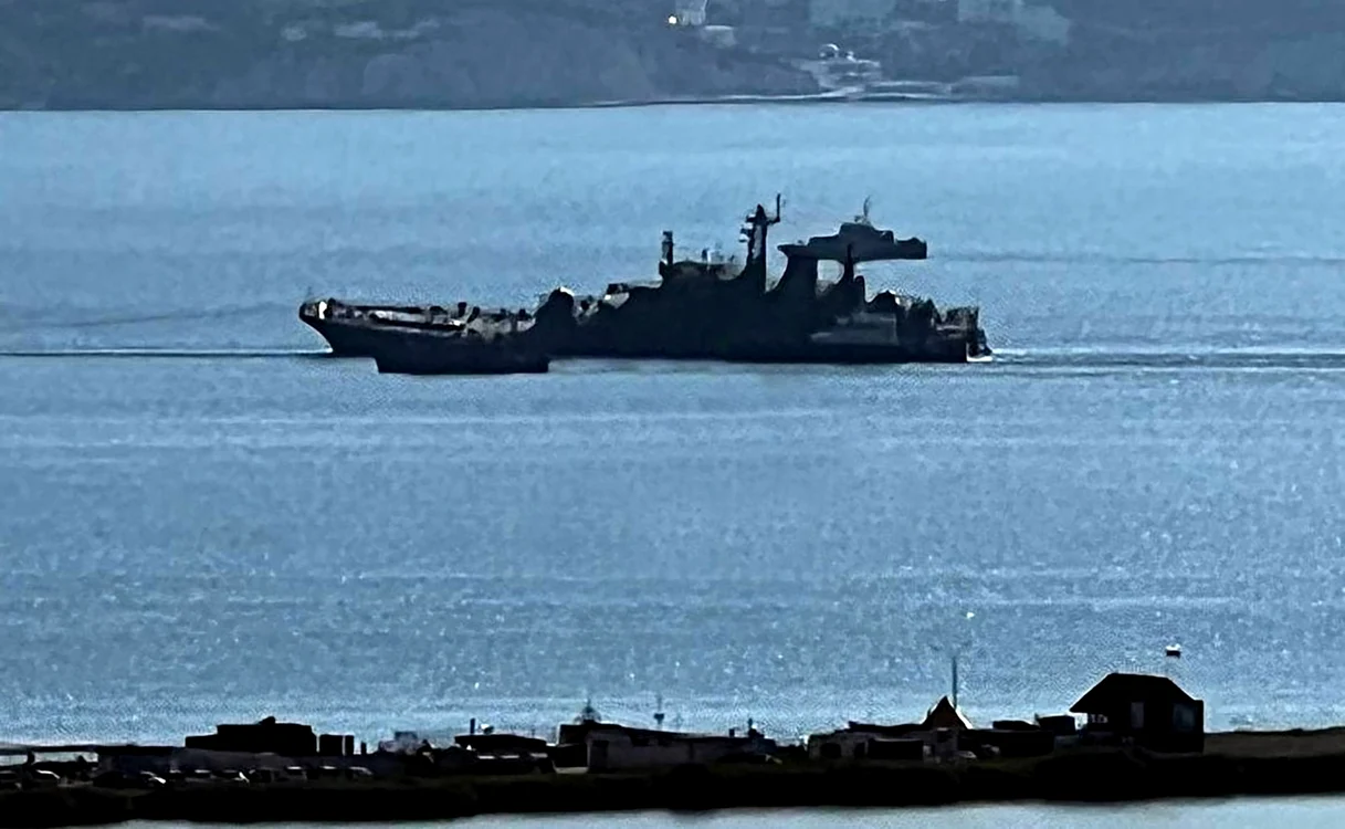 Nava de razboi ruseasca avariata de Ucraina FOTO Profimedia 