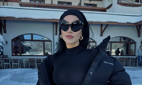 Frumoasa brunetă, considerată una dintre cele mai tari influencerițe de la noi și-a luat familia și s-a dus la Bansko