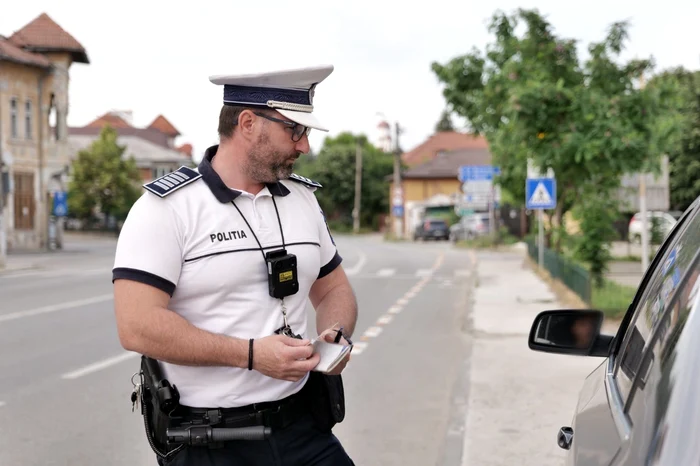22 conducători auto au rămas fără permis în urma acțiunii polițiștilor FOTO: IPJ Olt