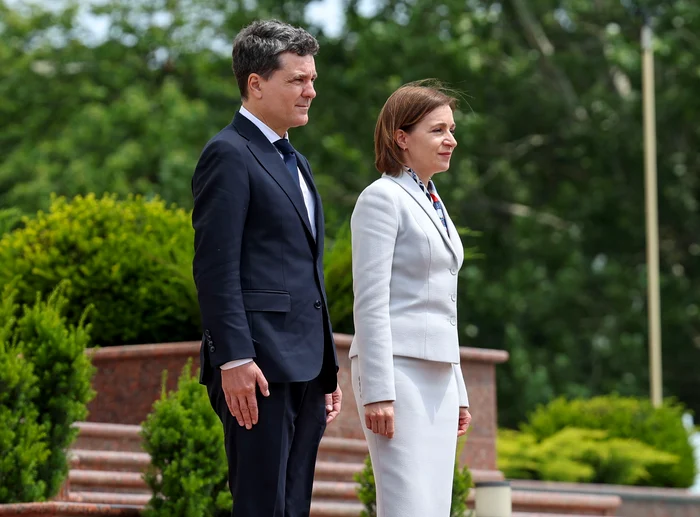BREAKING Președintele Nicușor Dan, baie de mulțime la Festivalul Lupilor, în Republica Moldova. Este împreună cu Maia Sandu