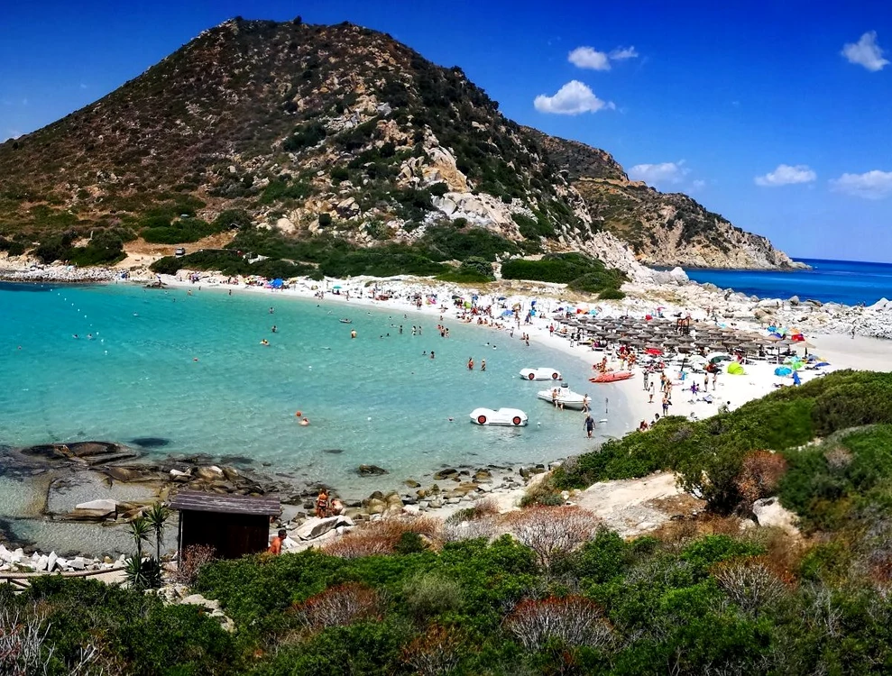 Italia impune noi reguli pe plaje