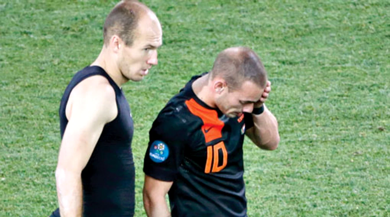 Robben şi Sneijder,  ruşinea grupei B