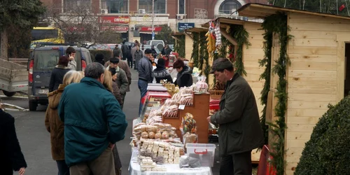 Târgul se desfăşoară în perioada 5-24 decembrie