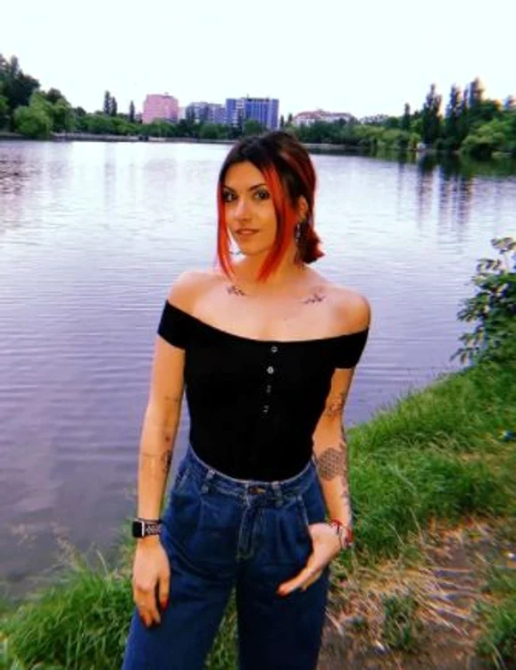Roxana a descoperit că marea ei pasiune este sportul, așa că a renunțat la studiile în domeniul Artelor