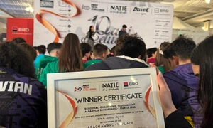 ro 042 bionic royal, echipa roboticieni liceu mircea cel batran ramnicu valcea2   foto FB jpg