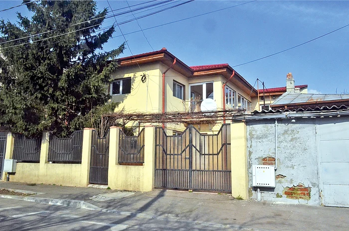 Casa. În locuinţa din Andronache a copilărit actorul