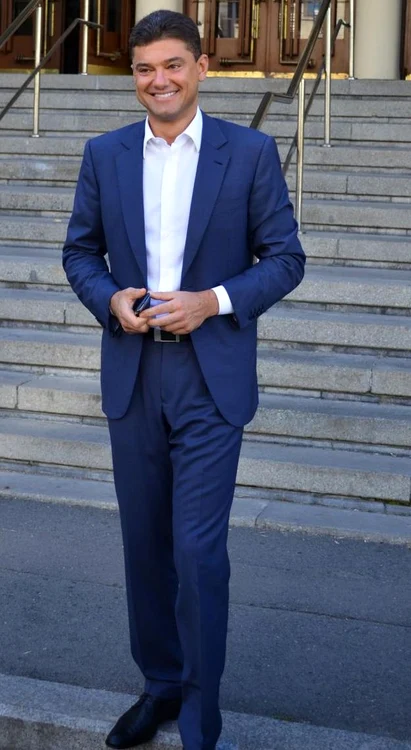
    Politicianul a ieşit cu un zâmbet larg pe buze din sala de judecatăFoto: Alex Muscaliu  