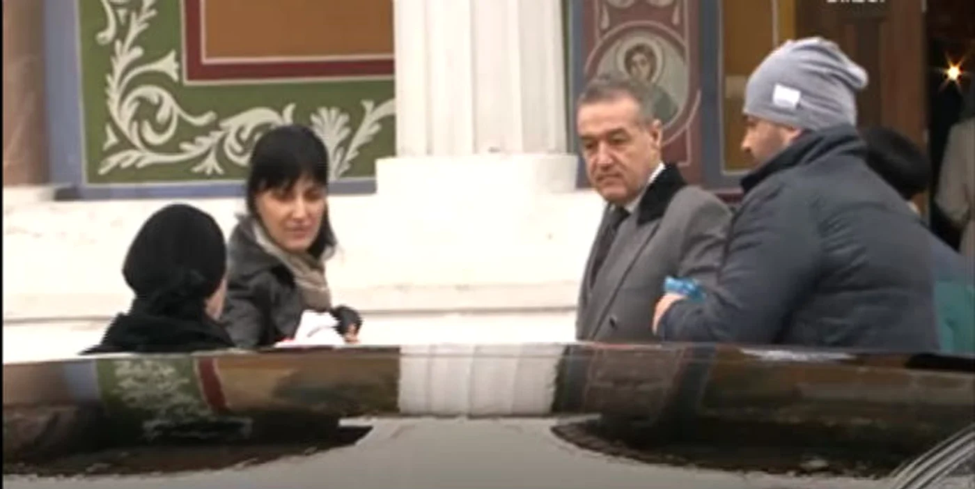 Gighi Becali a mers cu soţia şi cu mama sa la biserica din Pipera