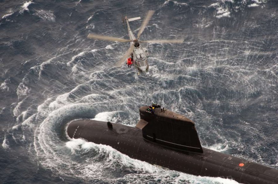 Submarinul nuclear de atac al Franței, „Perle“, reintră în serviciu după trei ani de la un grav incendiu