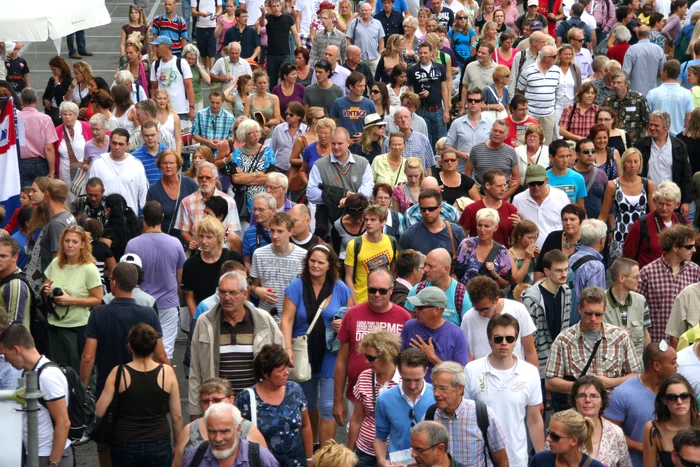 Aproape 38.000 de români îşi sărbătoresc ziua de naştere pe 31 decembrie