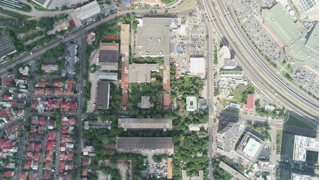 teren-fosta-fabrica-tutunul-romanesc