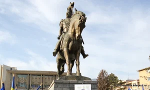 Statuia ecvestră a lui Decebal din Deva  Foto Daniel Guță JPG