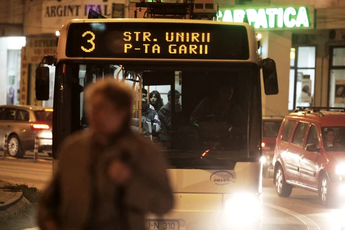 Clujenii vor plăti 2 lei pentru o călătorie de noapte cu transportul în comun, care va fi implementat în acest an /Foto: Vakarcs Lorand