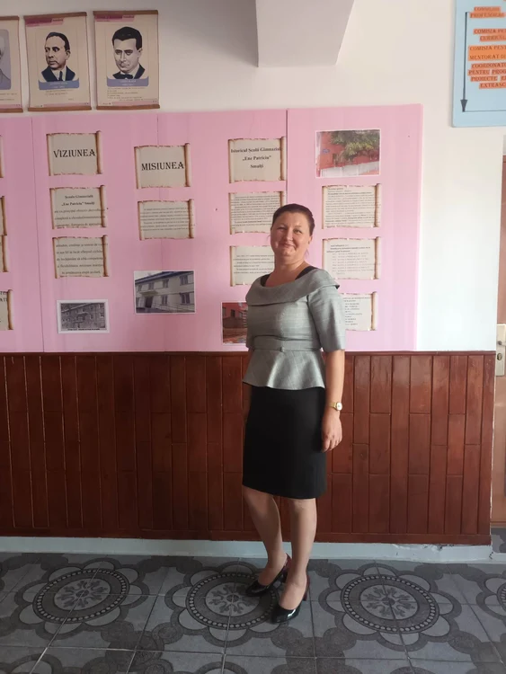 Carmen Muntenița a desființat biroul directorului  din școală FOTO arhiva personală