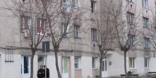 Un apartament scos la licitaţie în acest bloc poate costa şi 5.000 de euro 