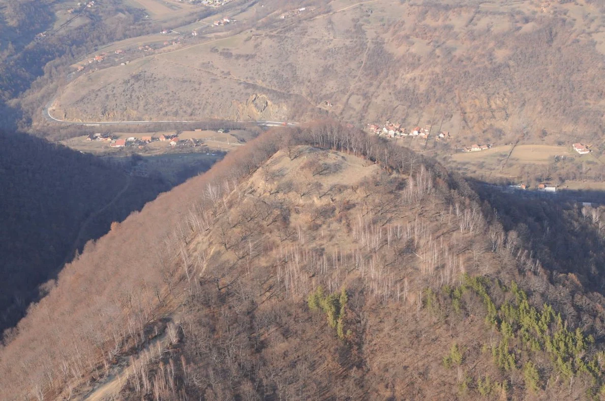 Cetatea dacică de la Căpâlna. Imagine aeriană Sándor Berecki