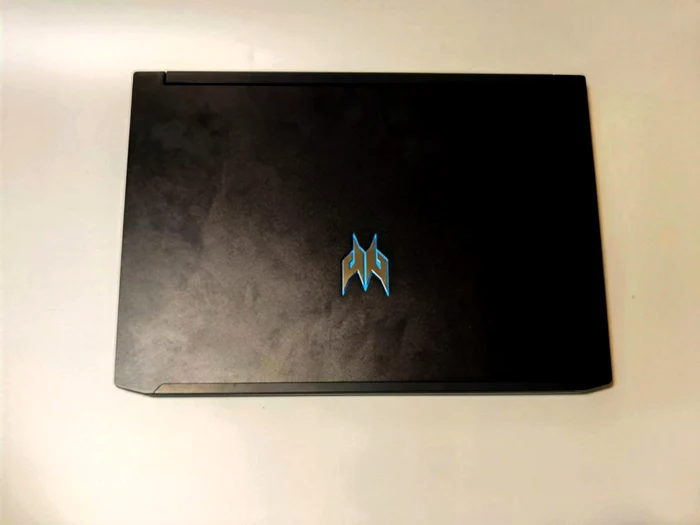 Laptop Acer Predator Triton 300 FOTO Adrian Pogîngeanu