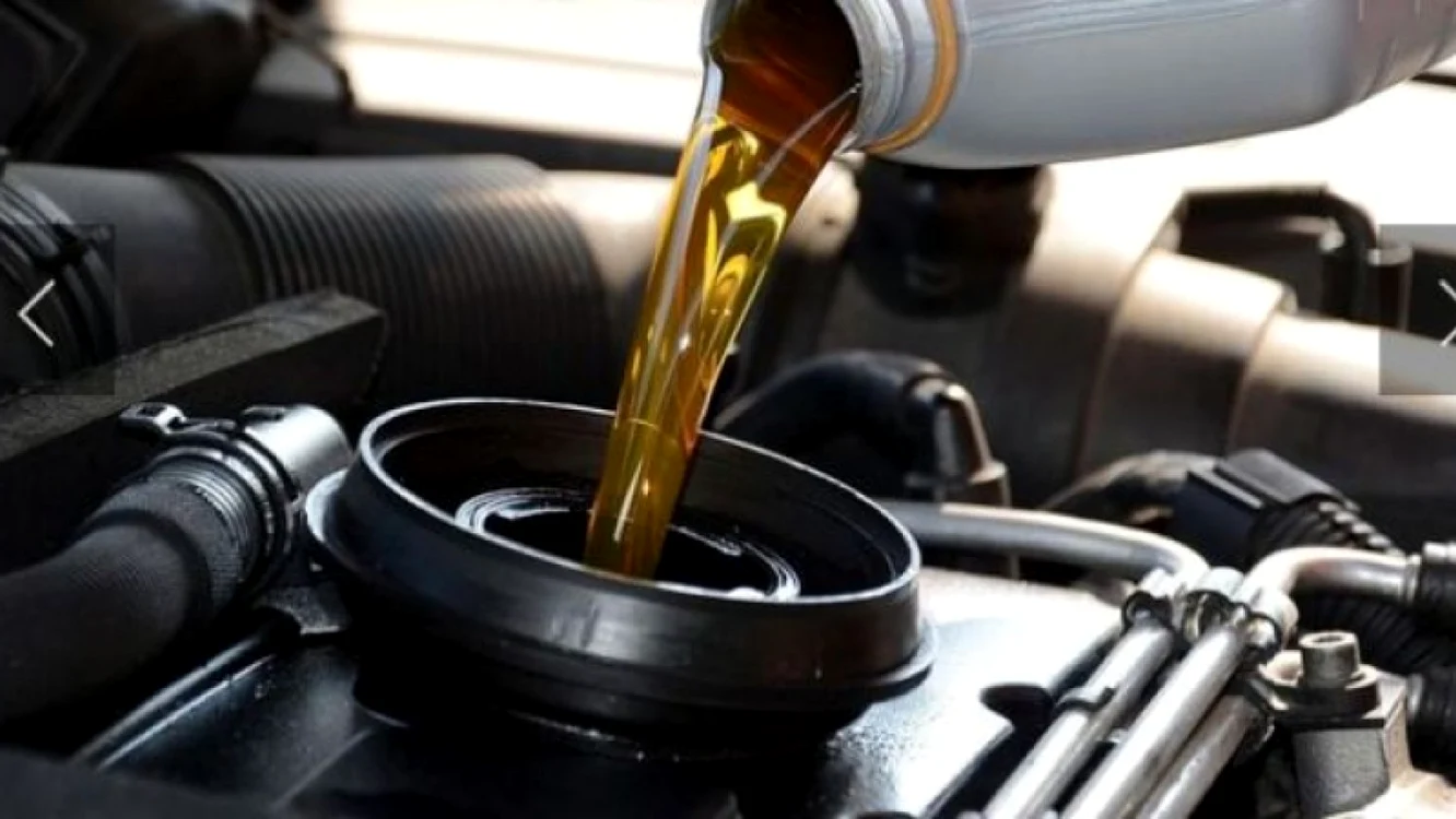 Motorul se poate supraîncălzi şi din cauza nivelului insuficient al uleiului FOTO: auto-bild.ro