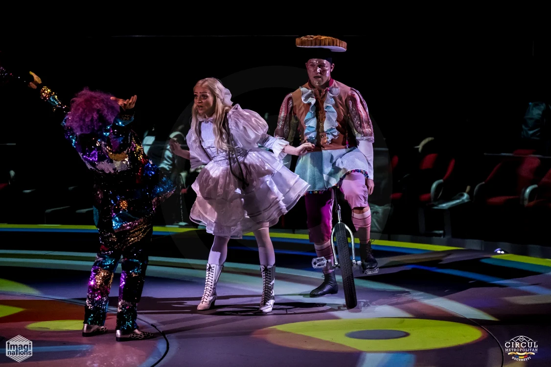 ”Alice în Țara Minunilor”, un spectacol care durează o oră și 20 de minute