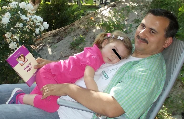 Bogdan Drăghici poza în „părintele perfect”