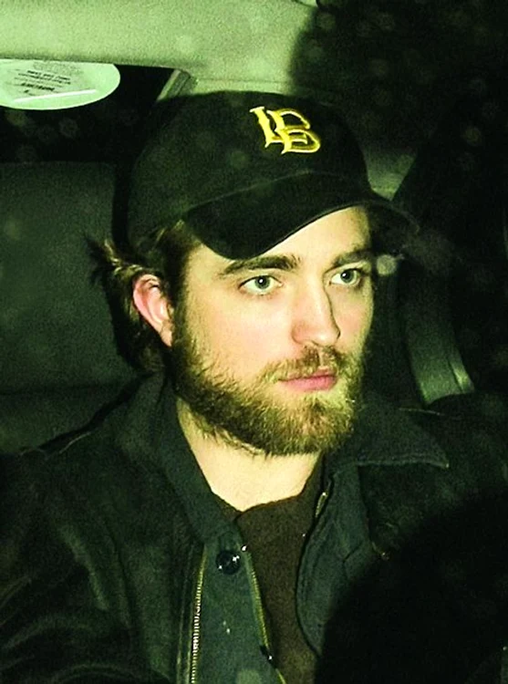 
    Robert Pattinson  