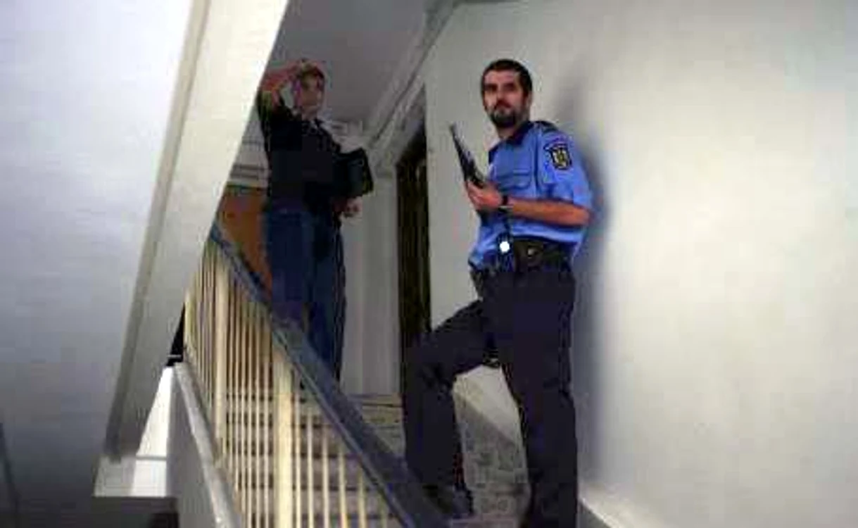 
    Poliţiştii anchetează moartea suspectă a avocatei  