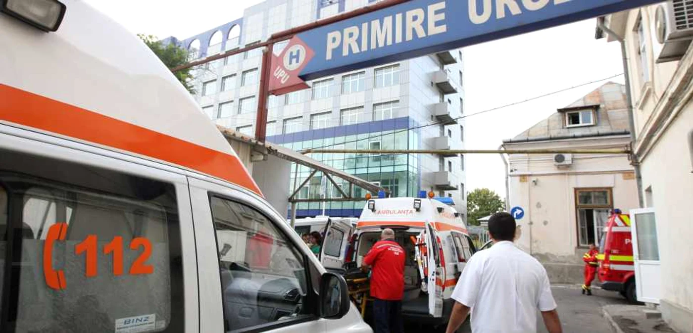 Bărbatul a fost transportat de urgenţă la spital