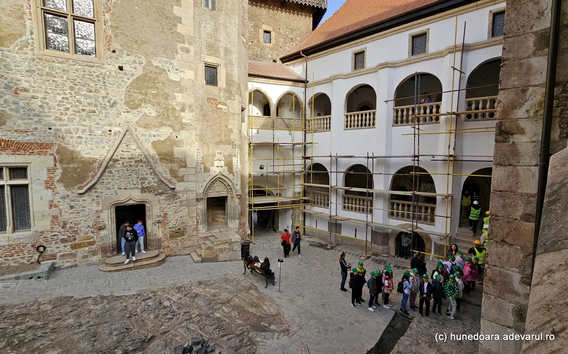 Castelul Corvinilor din Hunedoara Foto Daniel Guță (38) jpg