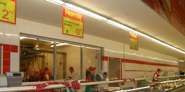 Primul hipermarket Auchan din Braşov. FOTOSimona Suciu