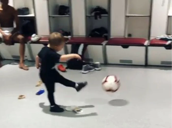 Fiul lui Adrian Mutu, Tiago, a jucat fotbal in vestiarul echipeiFOTO: Instagram