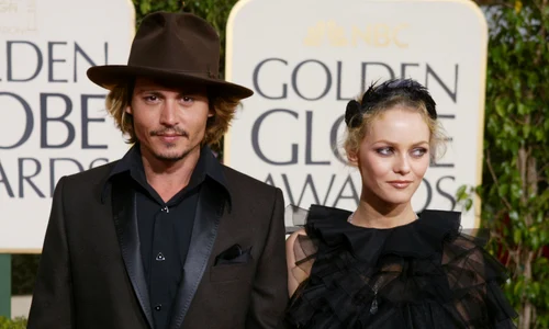 ohnny Depp (L) and Girlfriend Vanessa Paradis 2004 GettyImages 2900281 jpeg